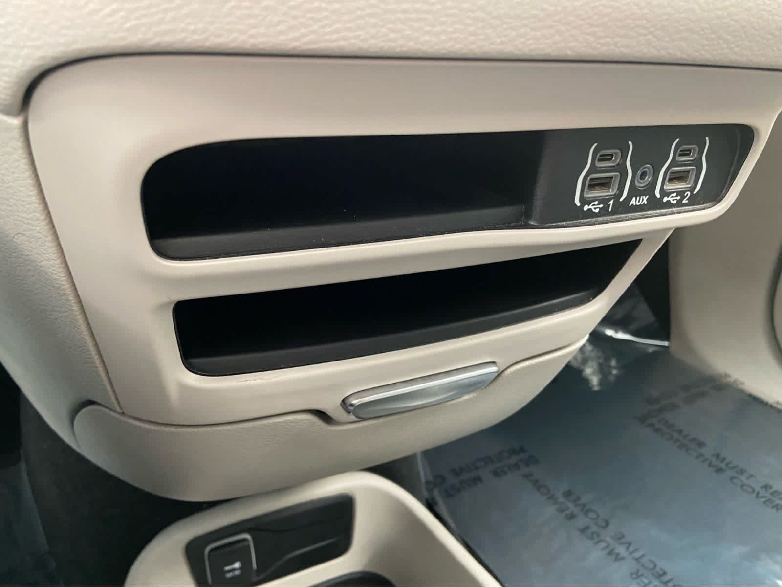 Used 2024 Chrysler Pacifica Touring-L FWD image 35