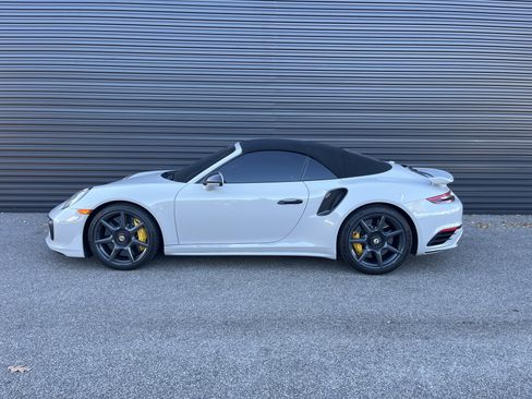 Certified 2019 Porsche 911 Turbo S image 2
