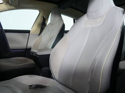 Used 2013 Tesla Model S Performance image 10