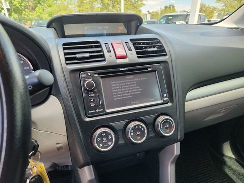 Used 2014 Subaru Forester 2.5i Premium AWD/4WD image 23