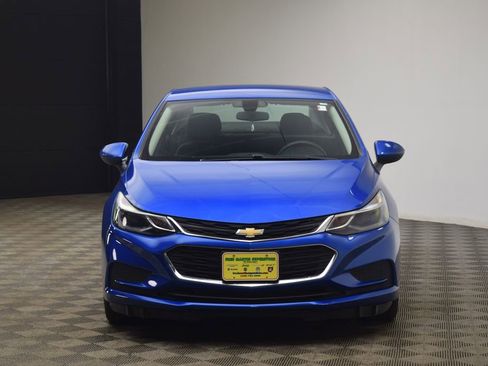 Used 2017 Chevrolet Cruze LT w/ Convenience Package image 16