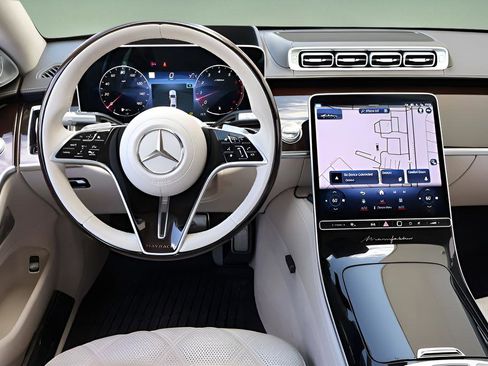 Used 2024 Mercedes-Benz Maybach S 680 4MATIC image 17