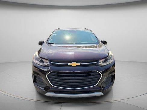 Used 2020 Chevrolet Trax LT w/ LT Convenience Package FWD image 4