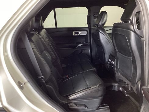 Used 2020 Ford Explorer Limited w/ Class III Trailer Tow Package AWD/4WD image 12