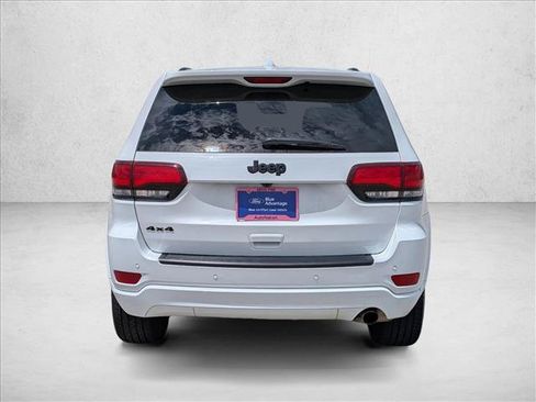 Used 2022 Jeep Grand Cherokee Laredo X AWD/4WD image 6