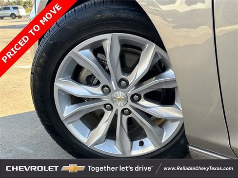 Used 2022 Chevrolet Malibu LT image 10