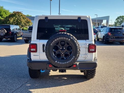 Used 2023 Jeep Wrangler Unlimited w/ Sun & Screen Package AWD/4WD image 6