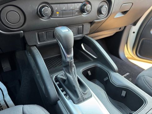 Used 2023 Nissan Frontier SV w/ Technology Package image 26