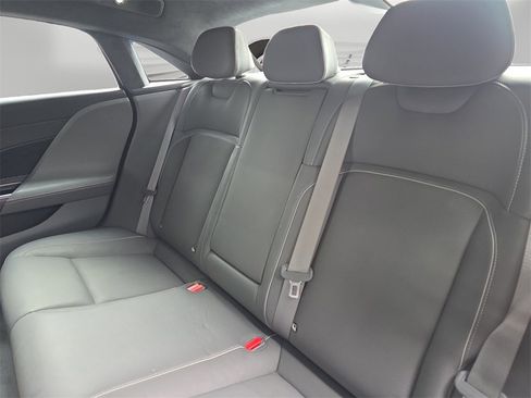 Used 2024 Lucid Air Touring image 13