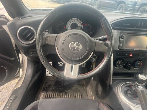 Used 2015 Scion FR-S RWD image 10