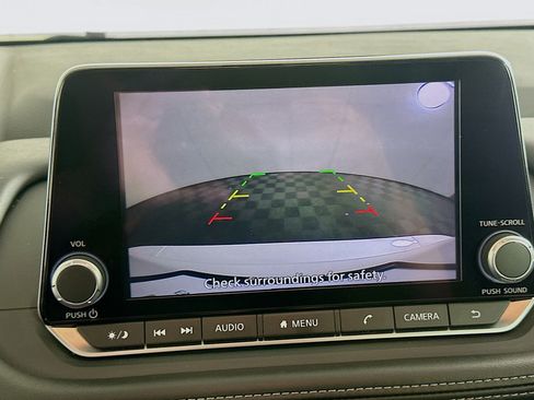 Used 2025 Nissan Rogue SV image 22