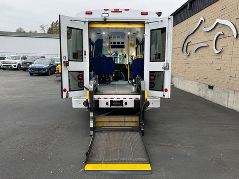 Used 2014 Chevrolet Express 3500 image 14