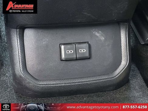 Certified 2024 Toyota Highlander XLE FWD image 18