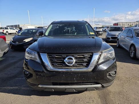 Used 2019 Nissan Pathfinder SL image 2