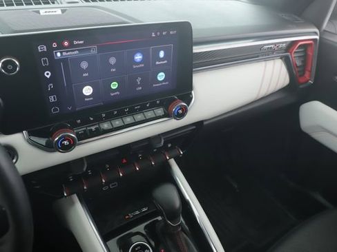 Used 2024 GMC Canyon AT4X image 28