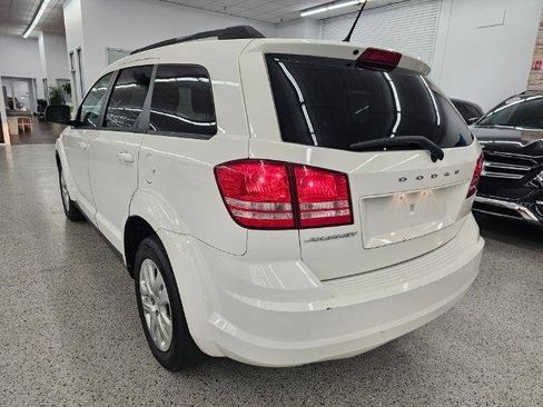Used 2018 Dodge Journey SE w/ Connectivity Group FWD image 6