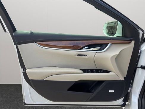 Used 2019 Cadillac XTS Luxury image 21