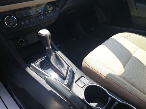 Used 2016 Toyota Corolla LE FWD image 24