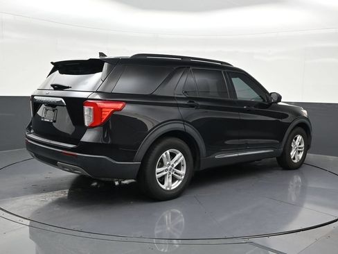 Used 2021 Ford Explorer XLT w/ Equipment Group 202A RWD image 5