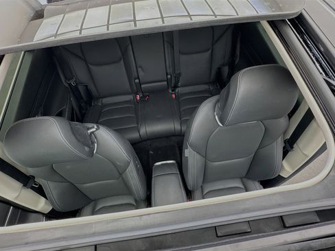 Used 2024 Genesis GV70 2.5T w/ Select Package image 14