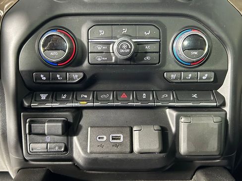 Used 2023 Chevrolet Silverado 3500 High Country image 21