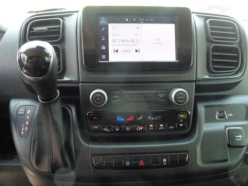 Used 2025 RAM ProMaster 2500 w/ Convenience Group FWD image 10