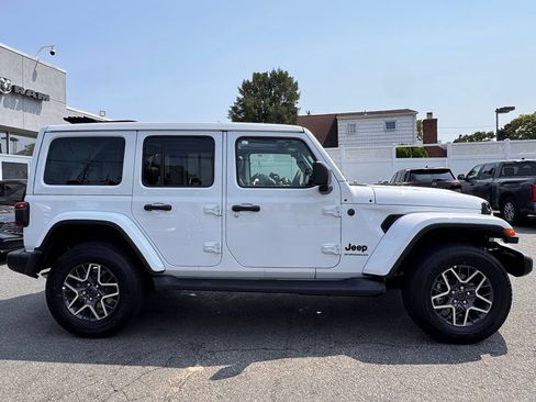 New 2026 Jeep Wrangler Unlimited Sahara w/ Safety Group AWD/4WD image 9