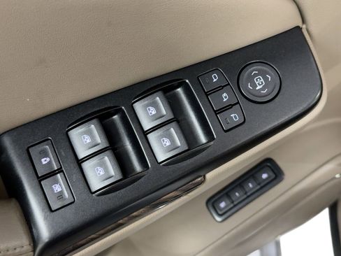 Used 2019 GMC Yukon XL SLT w/ Open Road Package image 12