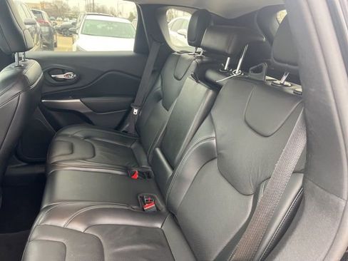 Used 2021 Jeep Cherokee Latitude Lux w/ Comfort/Convenience Group image 8