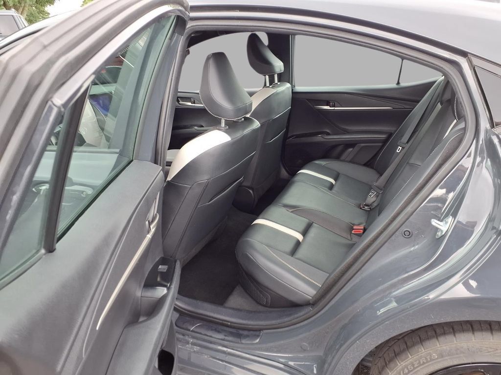 Used 2025 Toyota Camry SE FWD image 23