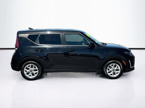 Used 2023 Kia Soul LX w/ Option Group 015 FWD image 4