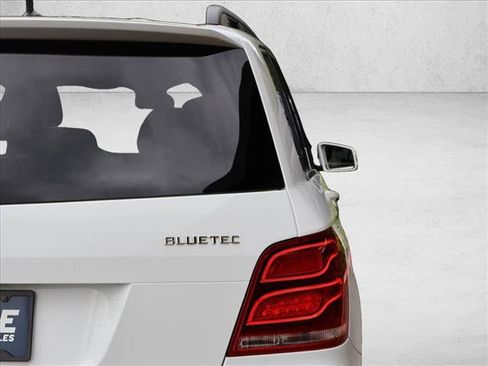 Used 2014 Mercedes-Benz GLK 250 BlueTEC 4MATIC image 8