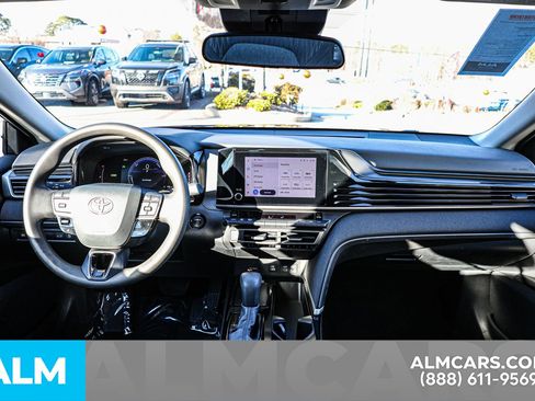 Used 2025 Toyota Camry LE image 25