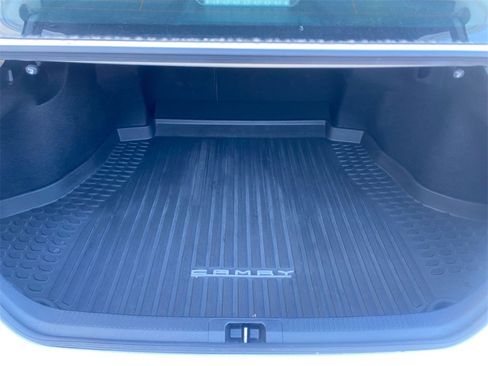 Used 2022 Toyota Camry SE image 30