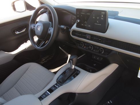 New 2026 Honda HR-V LX image 7