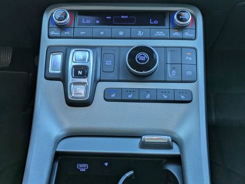 Used 2023 Hyundai Palisade SEL w/ Premium Package FWD image 17