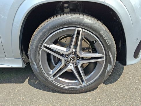 New 2025 Mercedes-Benz GLS 450 4MATIC image 8