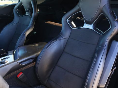 Used 2016 Chevrolet Corvette Z06 w/ 3LZ Preferred Equipment Group image 10