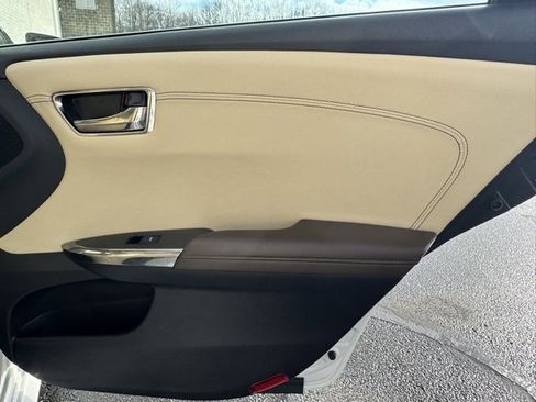 Used 2016 Toyota Avalon Limited image 30