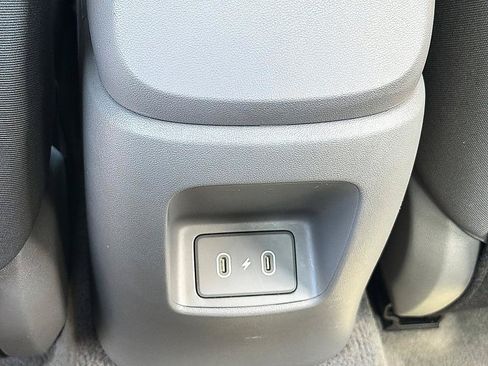 Used 2025 Hyundai Elantra SEL FWD image 9