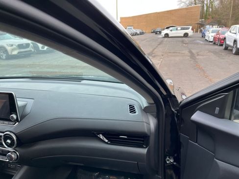 Used 2025 Nissan Sentra SV image 33