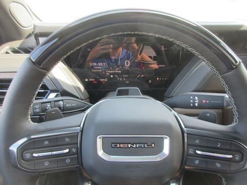 New 2026 GMC Yukon Denali Ultimate AWD/4WD image 18
