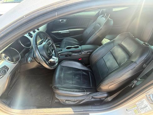 Used 2017 Ford Mustang Premium RWD image 10