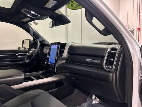 Used 2025 RAM 1500 Big Horn AWD/4WD image 36