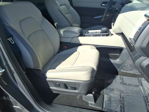 Certified 2023 Nissan Pathfinder SL image 12