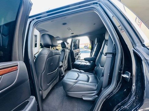 Used 2018 Cadillac Escalade 4WD image 18