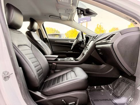 Used 2018 Ford Fusion SE w/ Equipment Group 602A FWD image 22