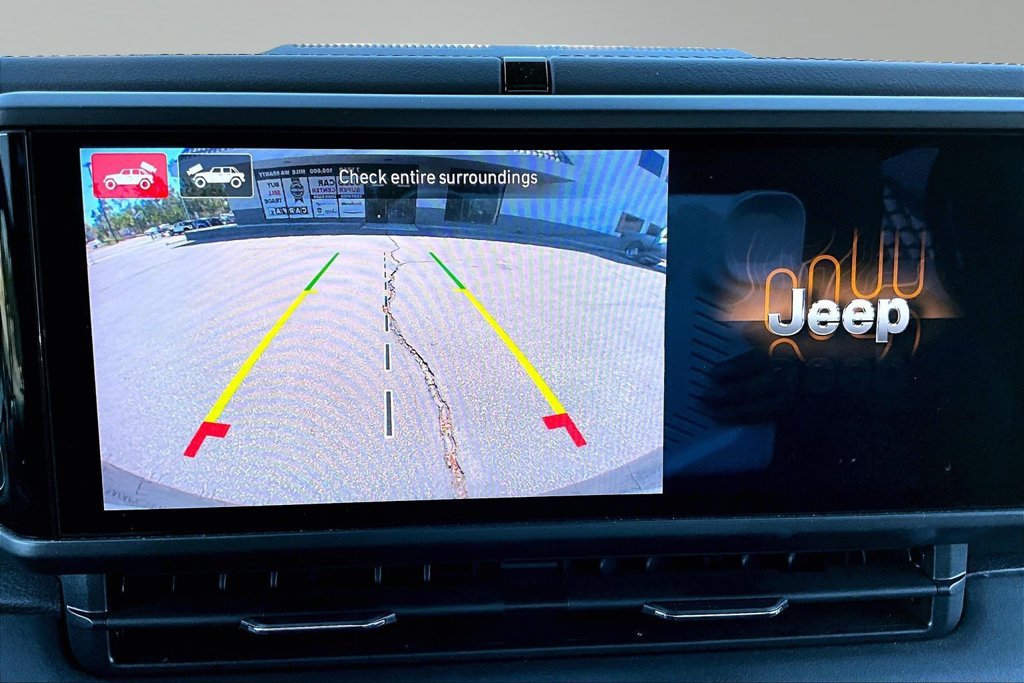 Certified 2024 Jeep Wrangler Unlimited Sahara w/ Dual Top Group AWD/4WD image 24