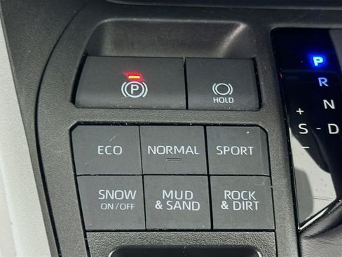 Used 2025 Toyota RAV4 LE image 25