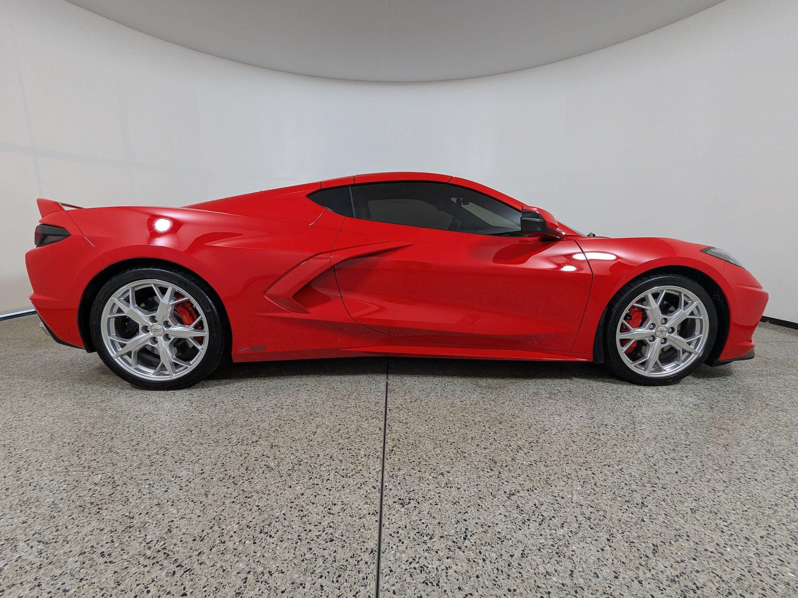 Used 2021 Chevrolet Corvette Stingray Premium Cpe w/ Z51 Performance Package RWD image 10